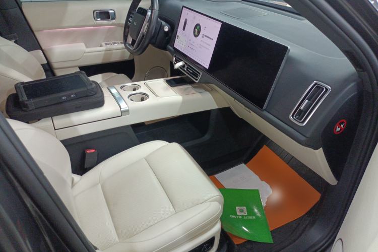 Used Li Auto L8 2023 Pro Model
