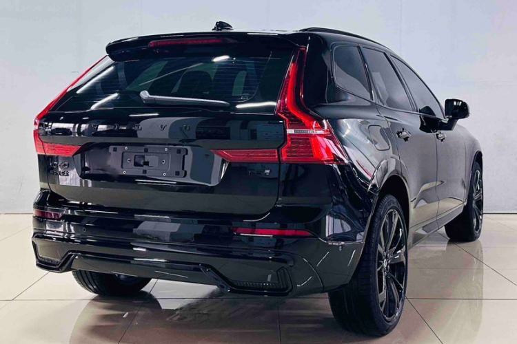 Used Volvo XC60 New Energy 2025 Plug-in Hybrid Long-Range All-Wheel Drive Zhiyuan Extreme Night Black Edition
