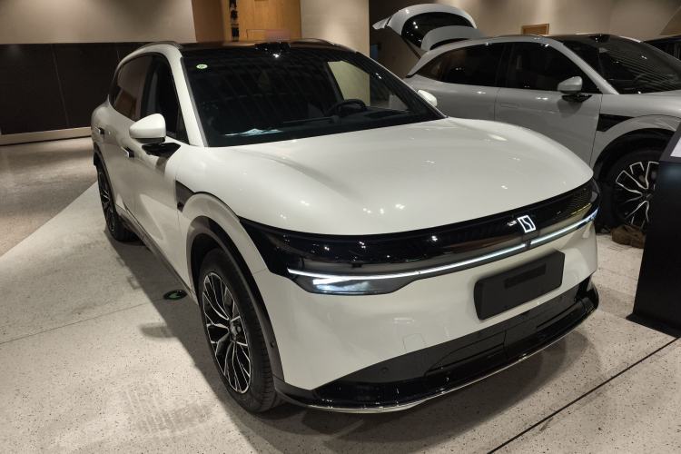 Used Zeekr 7X 2025 100 kWh Long-Range Rear-Wheel Drive with Intelligent Driving Features