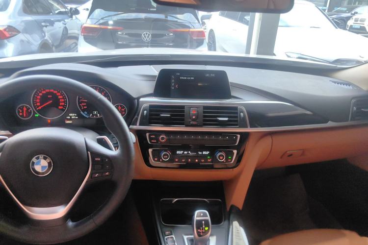 Used BMW 3 Series GT 2018 320i Luxury Design Package
