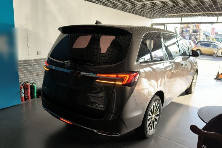 Used Buick GL8 2021 Land Cruiser Executive Class 652T Comfort Model
