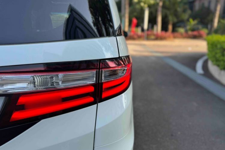 Used Honda Odyssey 2015 Revised Version 2.4L Supreme Edition