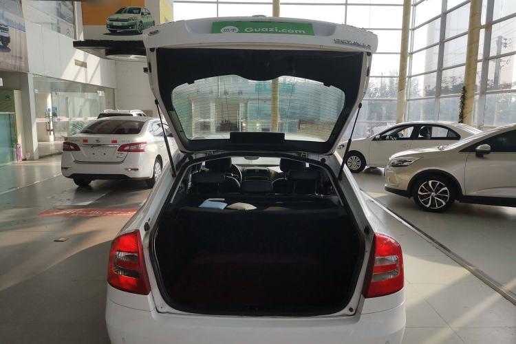 Used Skoda Octavia 2015 Classic Model 1.6L Automatic Elegance Edition
