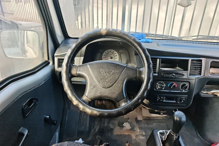 Used Wuling Zhiguang 2015 1.2L Practical LS-I Model
