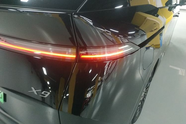 Used XPeng X9 2025 740 Ultra-Long Range Max
