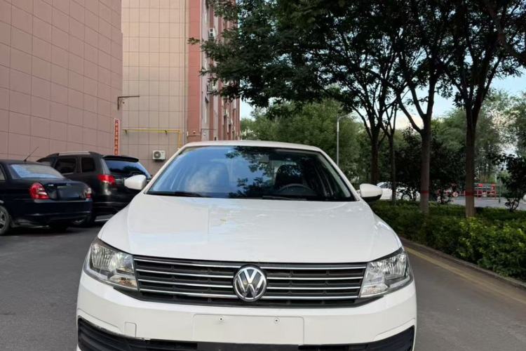 Used Volkswagen Lavida 2015 1.6L Manual Fashion Edition
