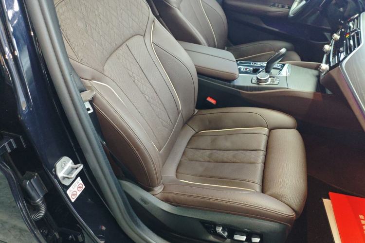 Used BMW 5 Series 2022 Second Facelift 530Li Luxury Version M Sport Package
