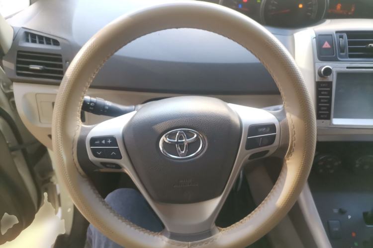 Used Toyota Verso 2014 Starlight 180E CVT Elite Edition
