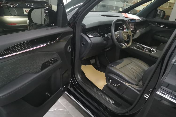 Used Zeekr 009 2024 Six-Seat Executive Version 4WD 108 kWh
