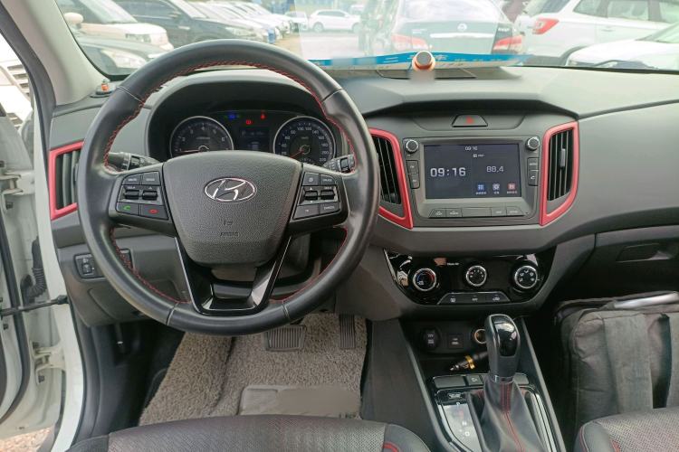 Used Hyundai ix25 2017 1.4T Automatic Smart Version
