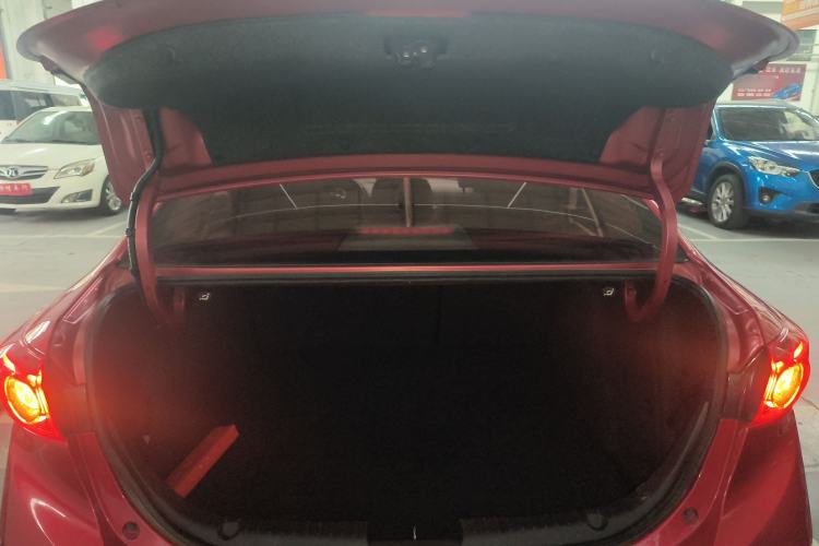 Used Mazda Mazda 3 Axela 2017 Sedan 1.5L Automatic Luxury Model Emission Standard China V
