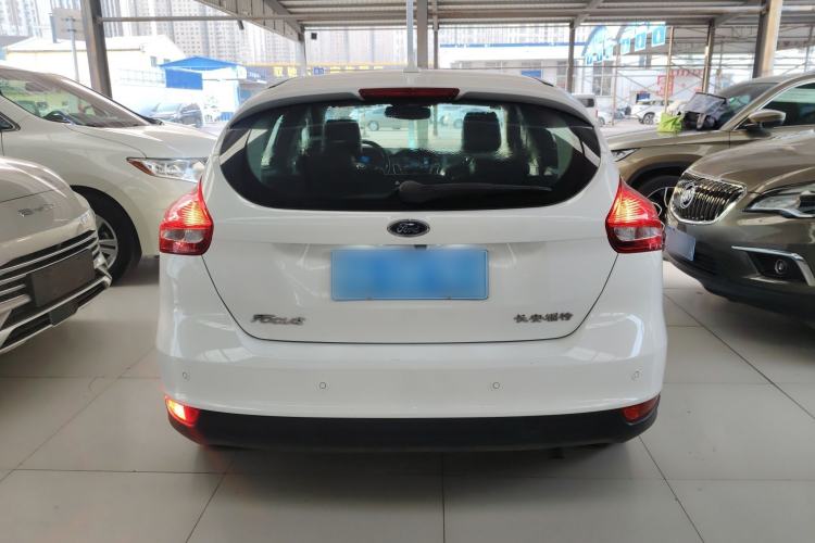 Used Ford Focus 2018 Hatchback Classic 1.6L Automatic Trendy SmartDrive Edition
