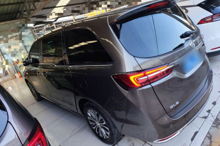 Used Buick GL8 2023 Facelifted Land Cruiser Executive Luxury Version
