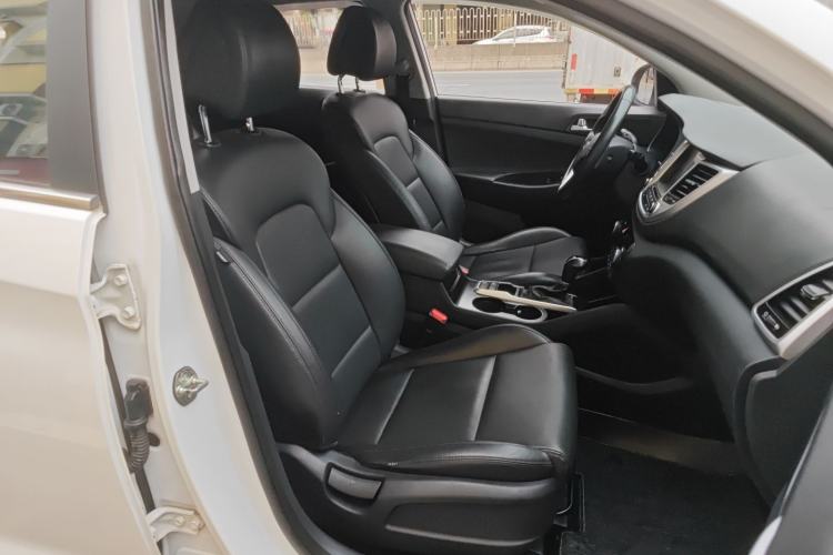 Used Hyundai Tucson 2015 1.6T Dual-Clutch Two-Wheel-Drive Smart Model
