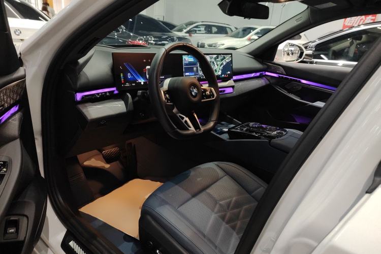 Used BMW 5 Series 2024 530Li Luxury Edition M Sport Package