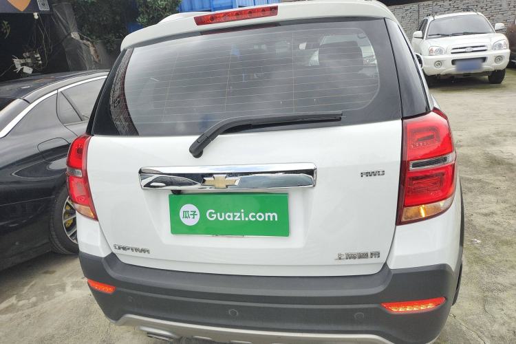 Used Chevrolet Captiva 2015 2.4L 4x4 Flagship Edition 7-Seater
