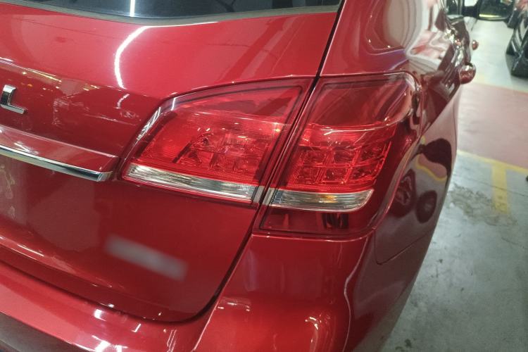 Used Haval H2 2018 Chuanxiang Edition 1.5T Dual-Clutch Two-Wheel Drive Fashion Model China V Standard
