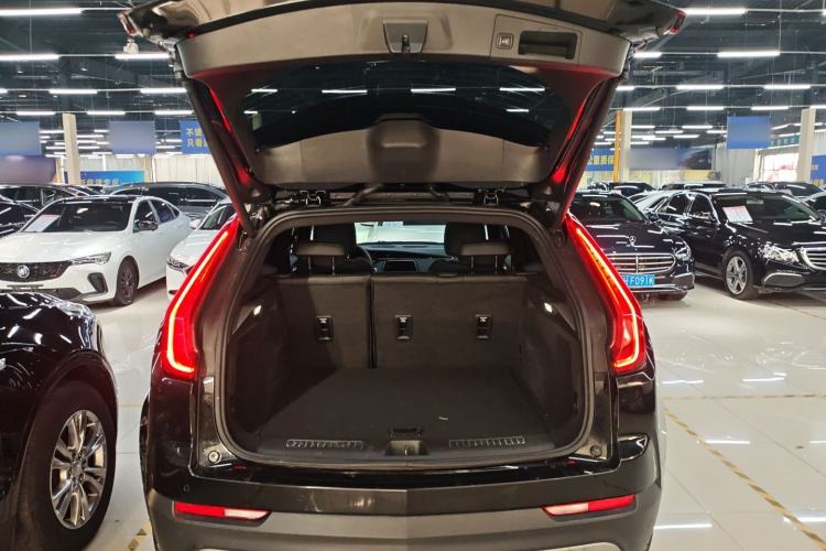 Used Cadillac XT4 2021 28T Two-Wheel Drive Leading Version
