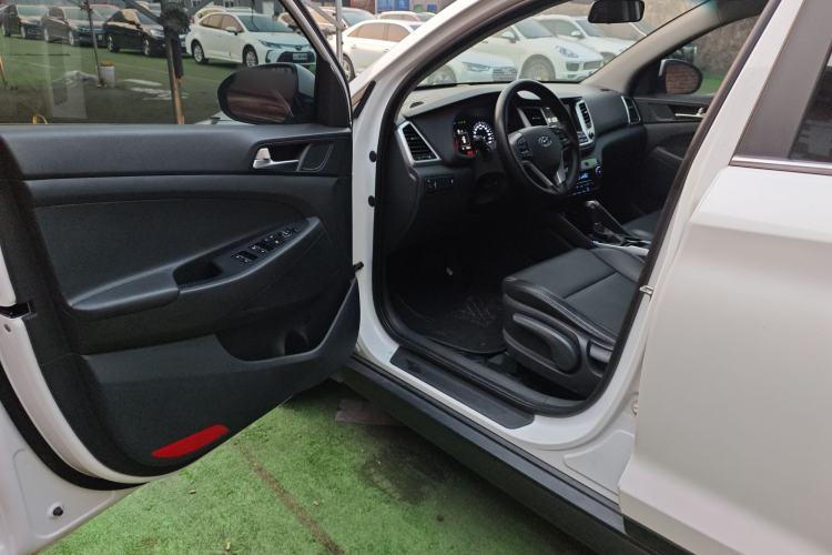 Used Hyundai Tucson 2015 1.6T Dual-Clutch Two-Wheel-Drive Smart Model
