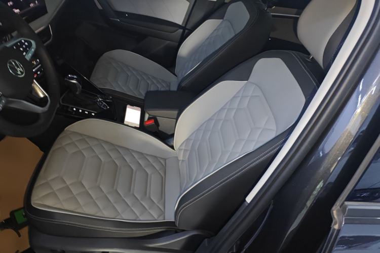 Used Volkswagen Tayron 2024 300TSI Two-Wheel-Drive Luxury Plus Advanced Version
