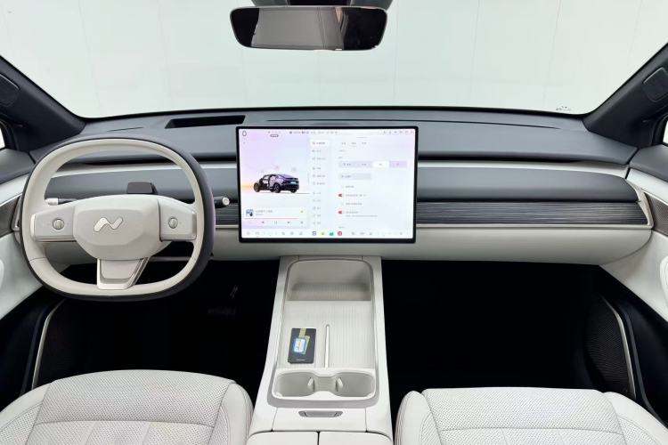 Used ONVO L60 2024 60 kWh All-Wheel Drive
