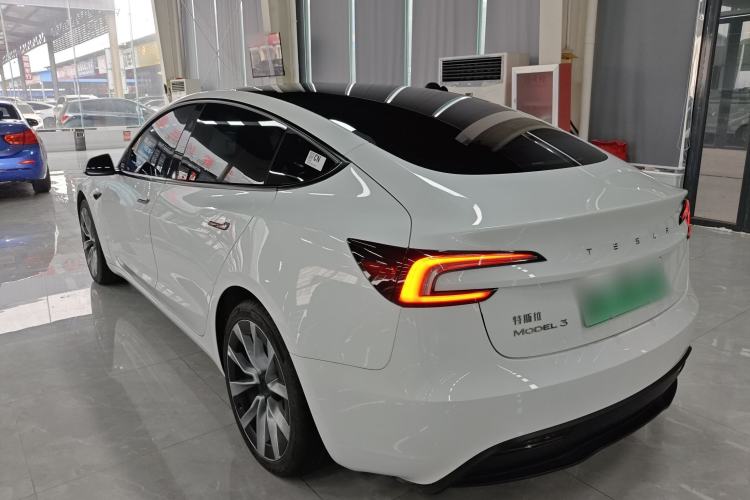 Used Tesla Model 3 2023 Rear-Wheel-Drive Version
