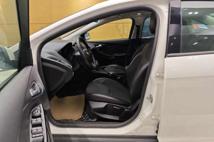 Used Ford Focus 2017 Sedan 1.6L Automatic Fashion Edition Smart Drive Version