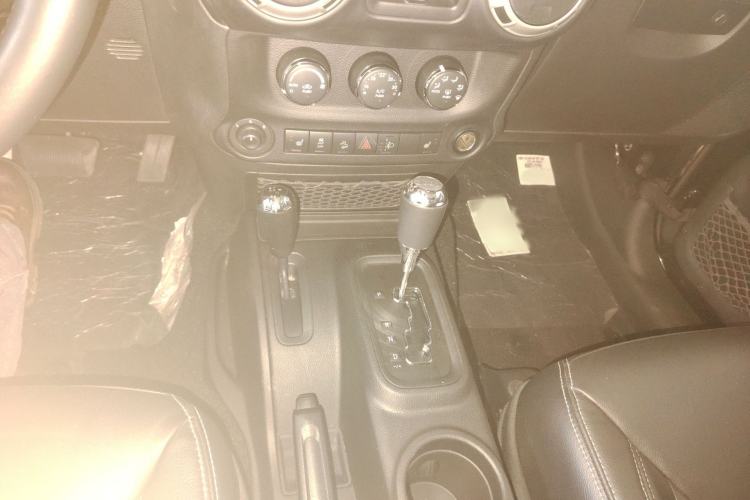 Used  Wrangler 2017 3.0L Sahara Four-Door Comfort Edition