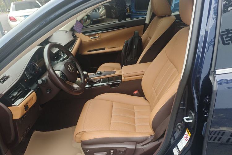 Used Lexus ES 2015 300h Comfort Edition
