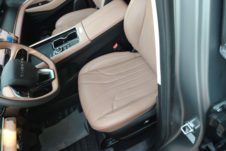 Used Chery Tiggo 8 L 2024 2.0T Two-Wheel Drive Prestige Version 5 Seats