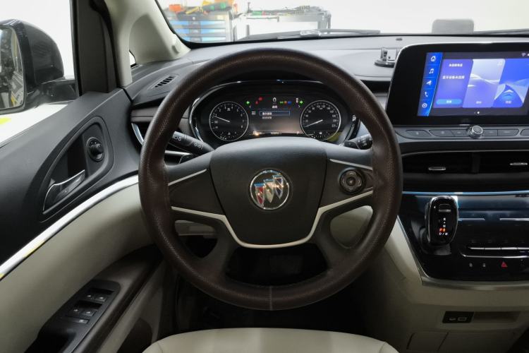 Used Buick GL8 2023 Land Executive Class Comfort Model