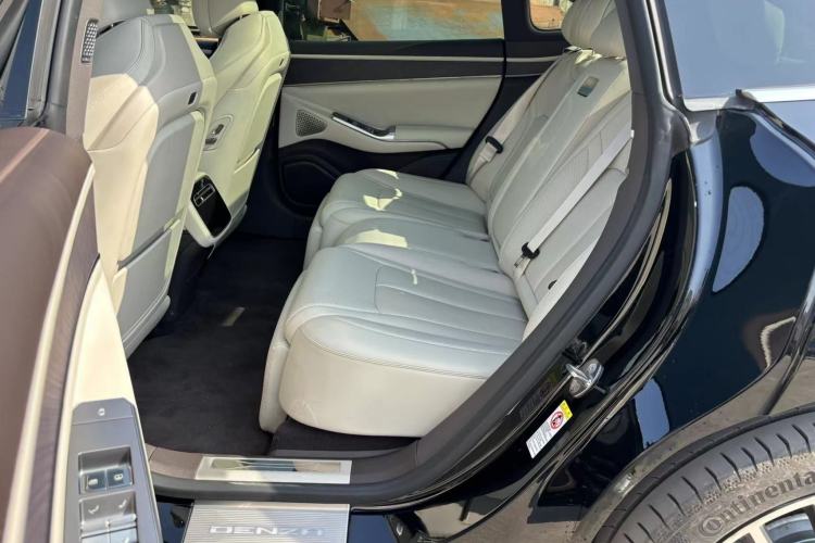 Used Denza Z9 2024 1100 km Four-Wheel Drive Max Version