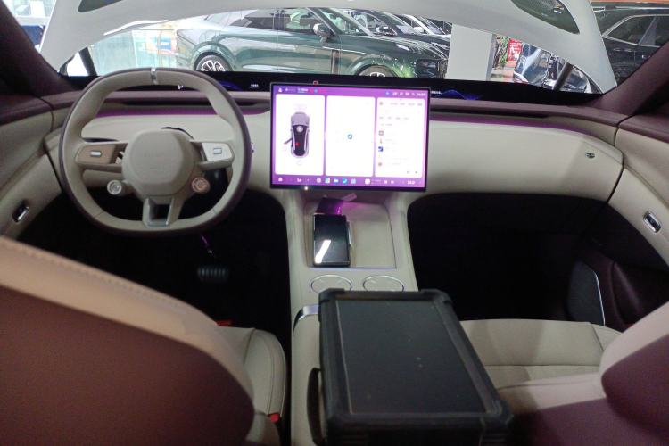 Used  YU7 2025 Ultra-Long Range All-Wheel Drive Pro Version