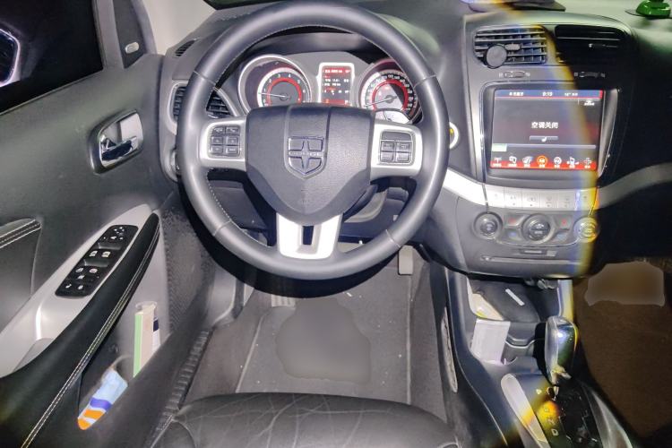 Used Dodge Journey 2013 2.4L Two-Wheel Drive Luxury Version