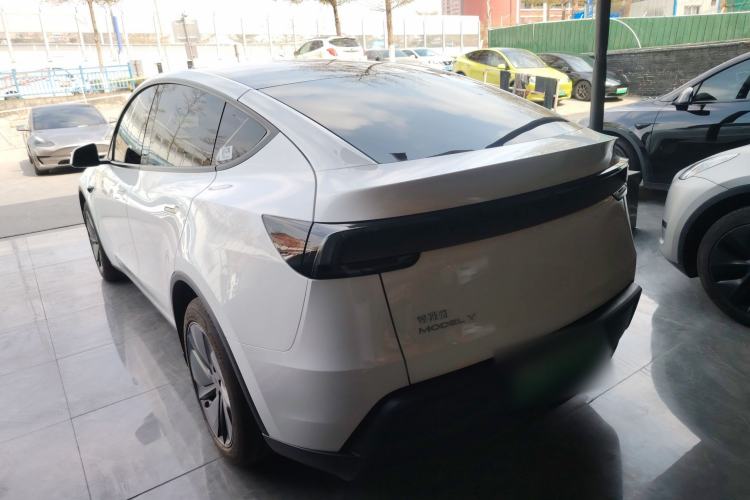 Used Tesla Model Y 2025 Rear-Wheel-Drive Version