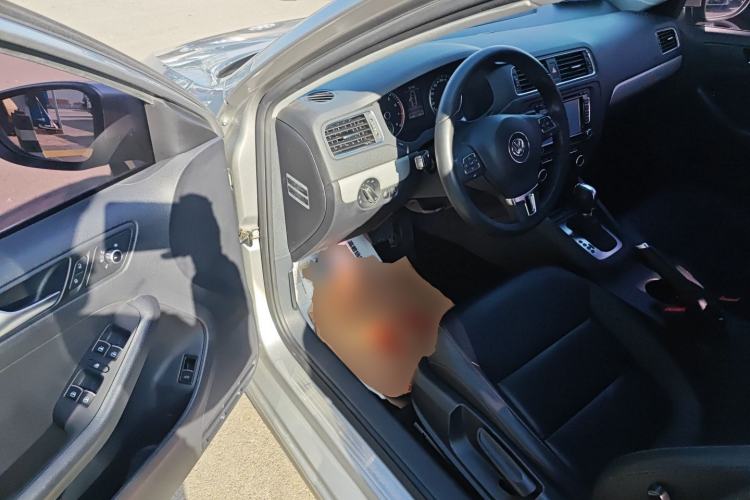 Used Volkswagen Sagitar 2014 Revised Version 1.4TSI Automatic Luxury Edition
