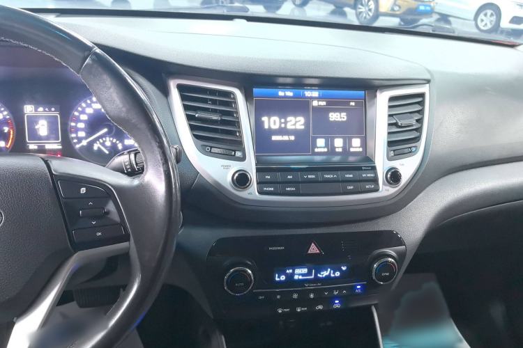 Used Hyundai Tucson 2015 1.6T Dual-Clutch Two-Wheel-Drive Smart Model
