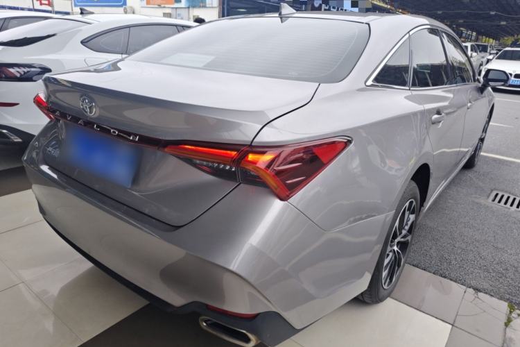 Used Toyota Avalon 2023 2.0L Premium Edition
