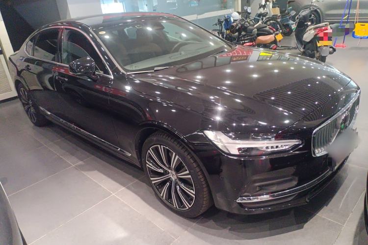 Used Volvo S90 2025 B5 Zhiya Luxury Edition
