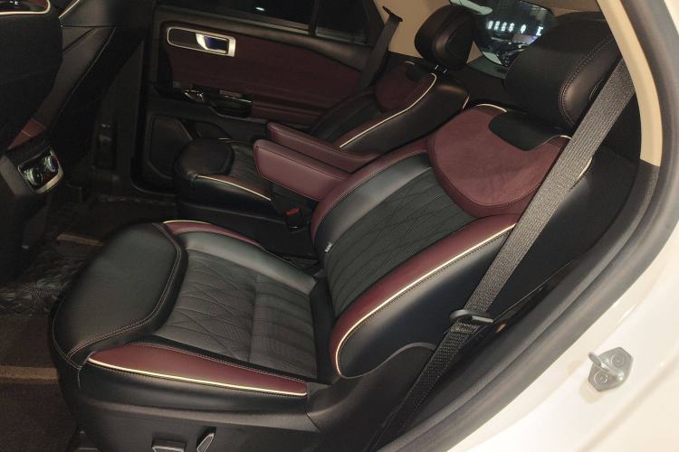 Used Ford Explorer 2023 EcoBoost 285 Four-Wheel Drive Titanium Edition 6 Seats
