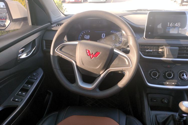 Used Wuling Hongguang S3 2019 1.5L Manual Comfort Model China VI Standard
