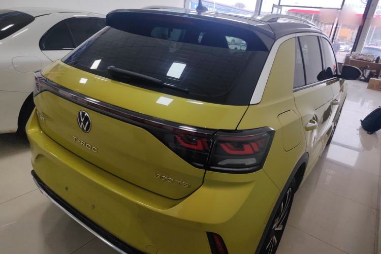 Used Volkswagen T-ROC 2023 300TSI DSG Two-Wheel Drive Starlight Edition
