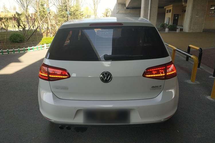 Used Volkswagen Golf 2016 230TSI Automatic Comfort Version
