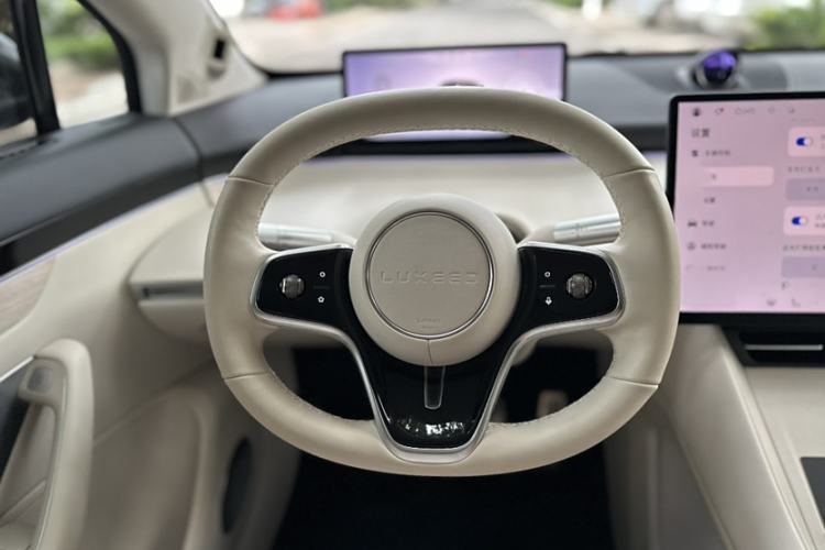 Used Hima Luxeed R7 2024 All-Electric 802 km Max
