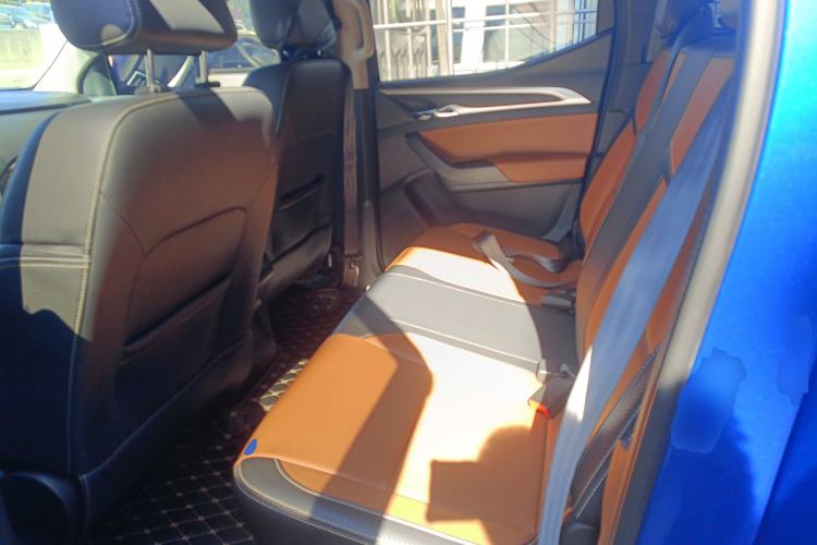 Used SAIC MAXUS T70 2021 2.0T Diesel Automatic 4x4 Elite Version with Long Bed and High Ground Clearance
