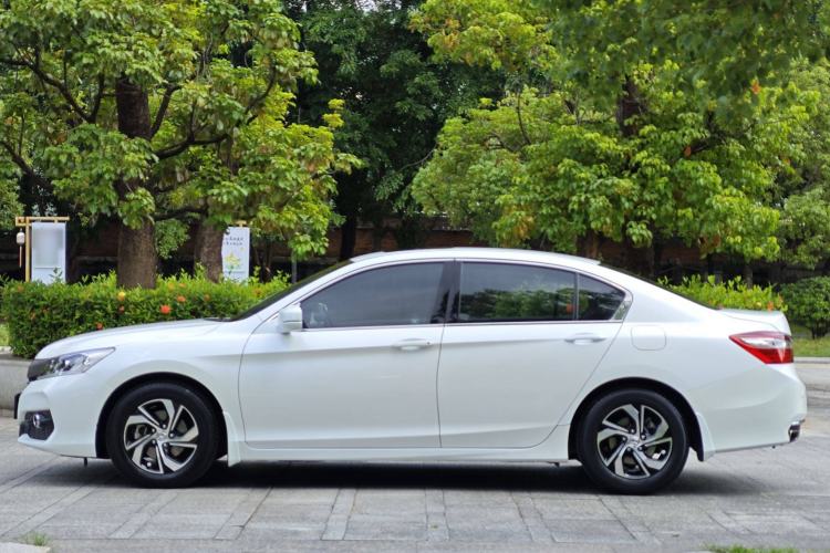 Used Honda Accord 2016 2.0L Luxury Edition
