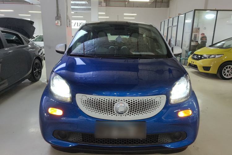 Used  forfour 2016 1.0L 52 kW Passion Edition
