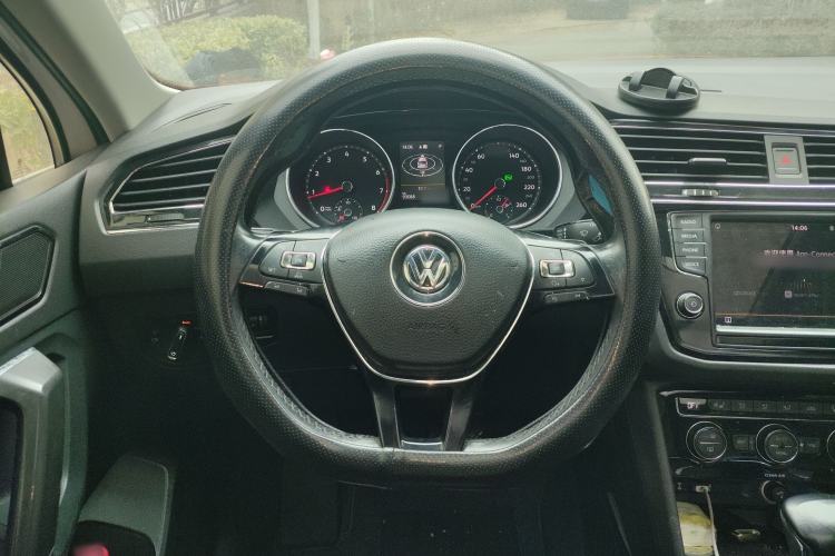 Used Volkswagen Tiguan L 2017 330TSI Automatic Two-Wheel Drive Luxury Edition
