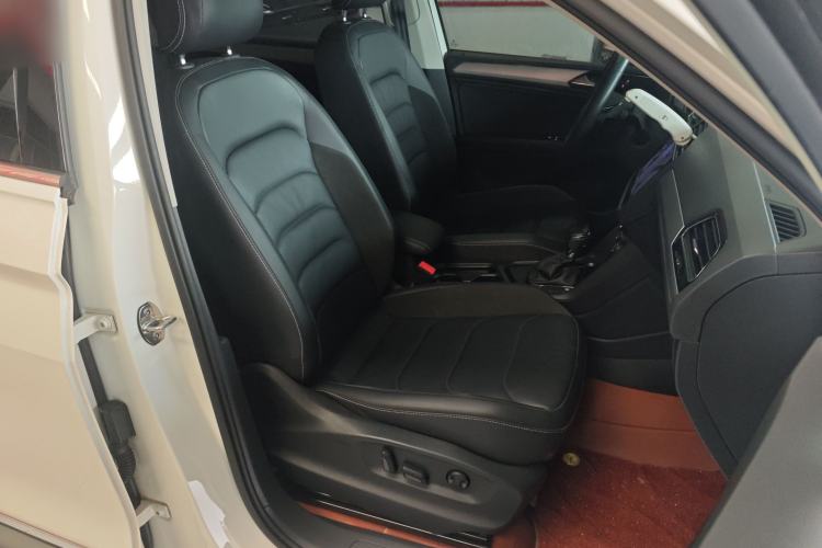 Used Volkswagen Tiguan L 2021 330TSI Automatic Two-Wheel Drive Smart Edition
