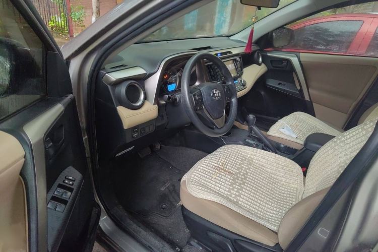 Used Toyota RAV4 2015 2.0L CVT Two-Wheel Drive Fashion Edition
